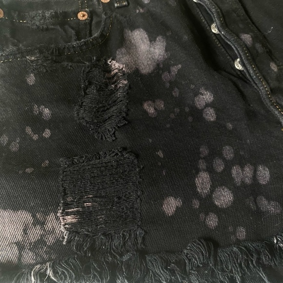 Levi’s - Vintage cut off black distressed acid wash denim shorts - Picture 8 of 13